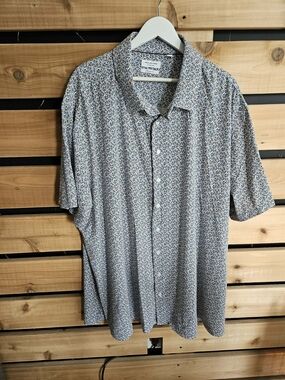 Casual Short-Sleeve Button-Down Shirt by Club Monaco — White & Blue Floral Print